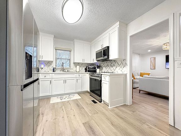 3rd image of 311 Cambridge Place Dr