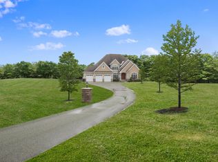 N2611 Maple Tree Ln, Lake Geneva, WI 53147