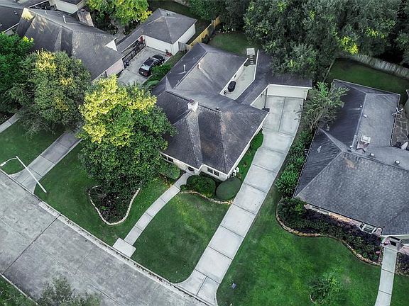 3rd image of 3906 Garden Lake Dr