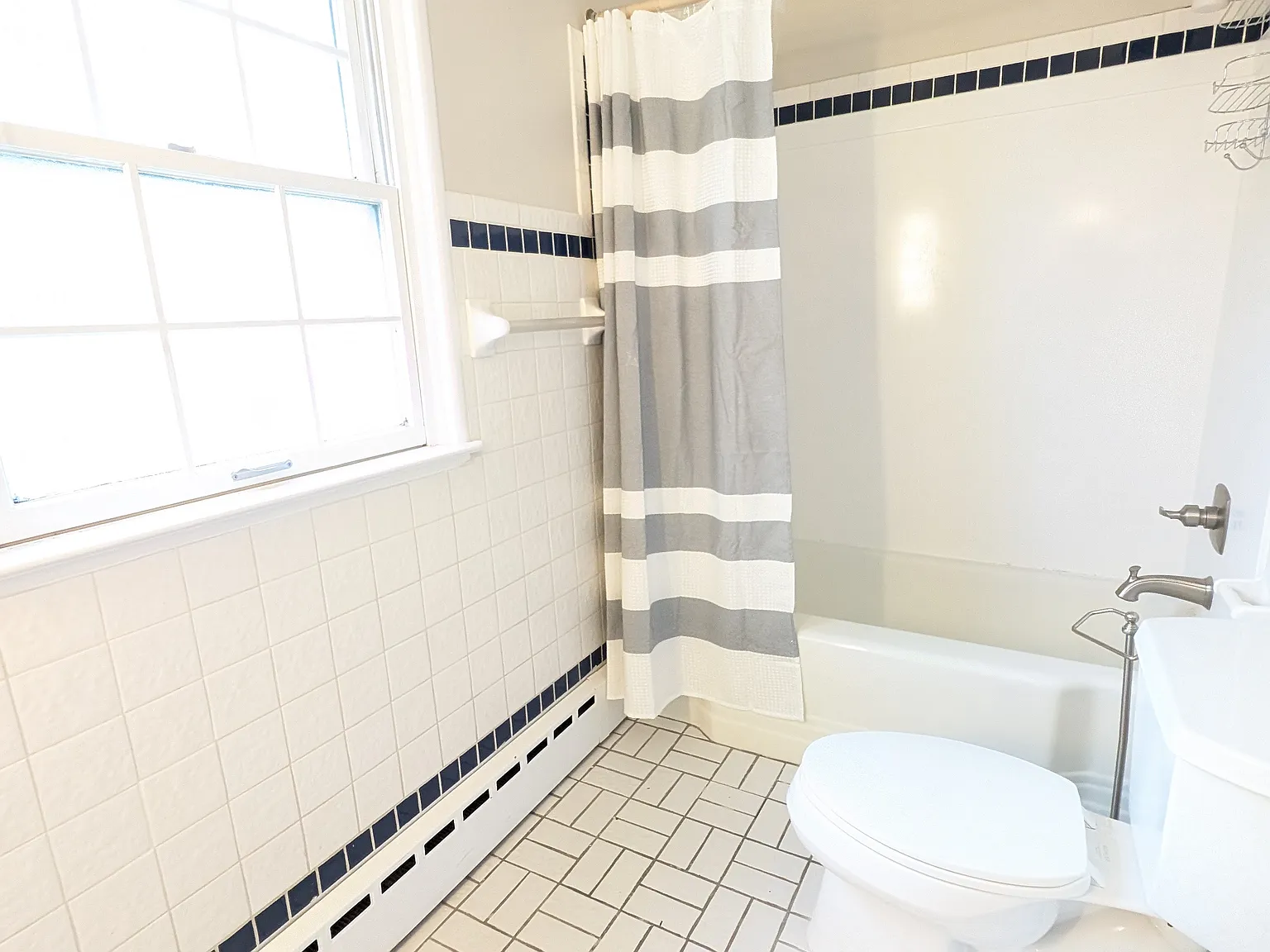 4 bed, 2.5 bath, 1700 sqft, $1,495 — Photo 2