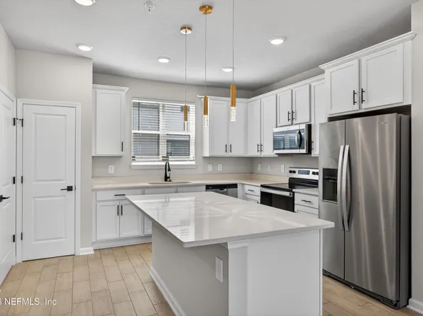 1093 Farwell St, Jacksonville, FL 32204