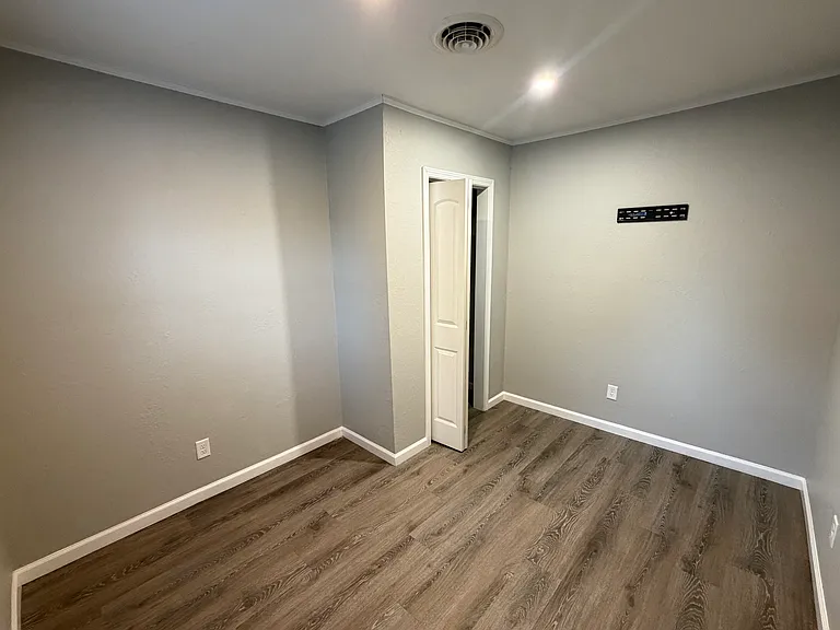 408 W Centennial Ave #B — Photo 6