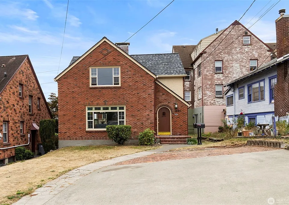 1225 Gregory Way