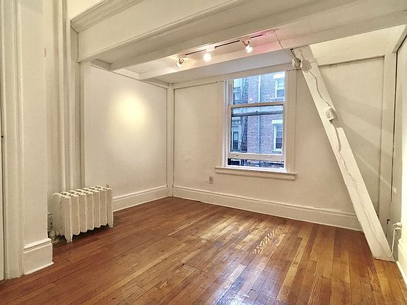 3rd image of 306 W 107th St APT 2R