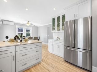 1130 Abbott Blvd, Fort Lee, NJ