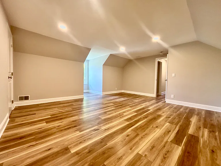 17 Londonderry Dr — Photo 14