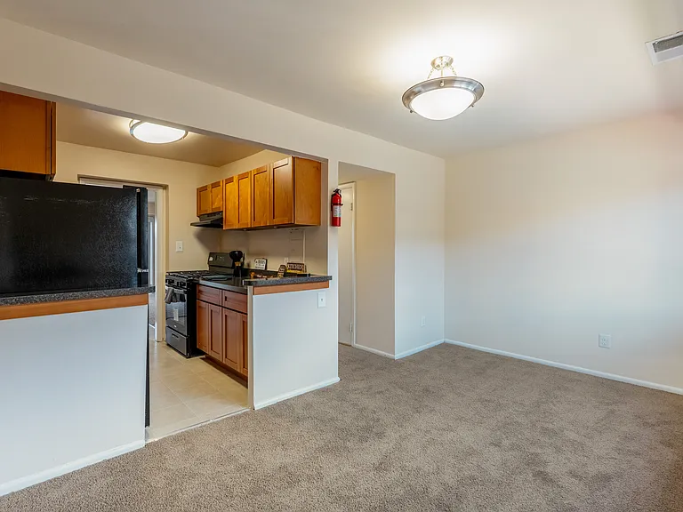 Takoma Landing — Photo 4