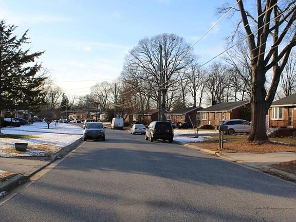 4th image of 5600 Ramblewood Ave