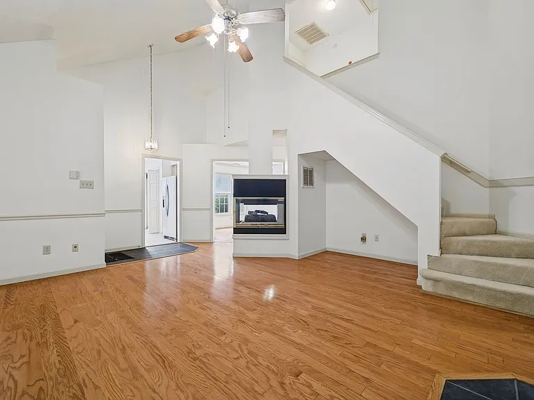 109 Larkspur Holw — Photo 6