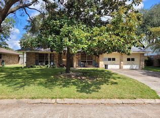 2202 Cedar Creek Dr, Baytown, TX 77520