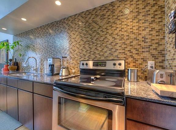 3rd image of 2200 Dickson Dr APT 232