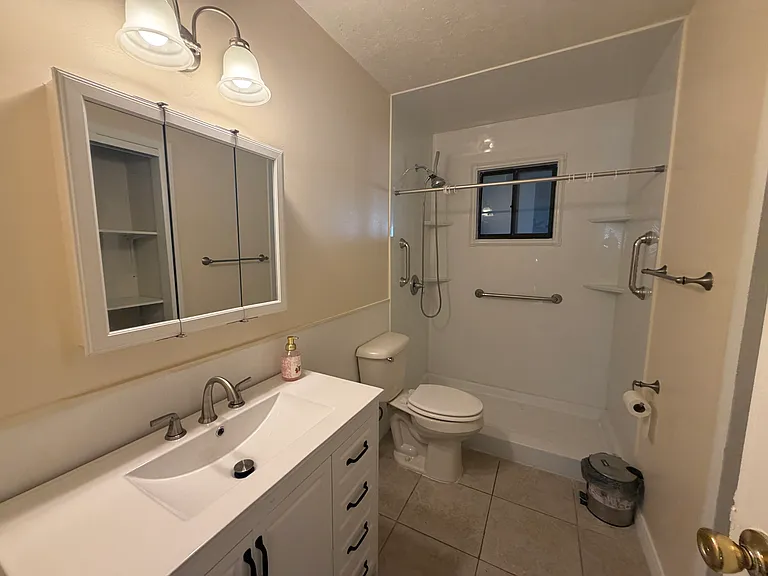8910 SW 104th Ln — Photo 4