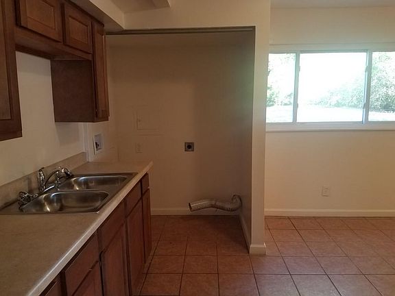 4th image of 4613 Vanguard Ave