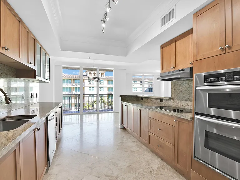 99 Mizner Blvd #Penthouse 40 — Photo 12