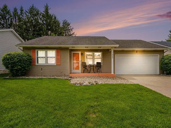 1960 Greenock St, South Bend, IN 46614