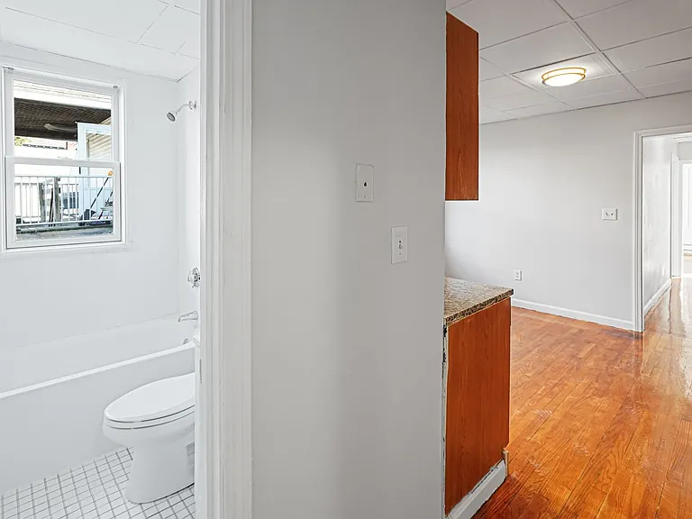 3 Allen St — Photo 15
