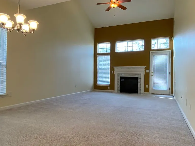 232 Hadley Commons Dr — Photo 6
