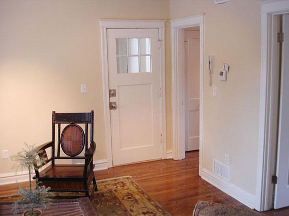 5th image of 1014 Oakview Pl APT 1S
