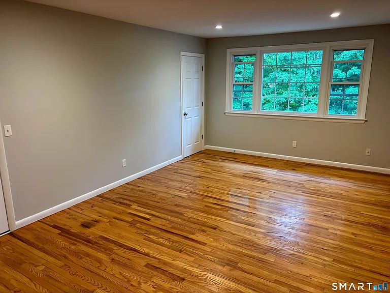 8 Canterbury Ln #2 — Photo 4