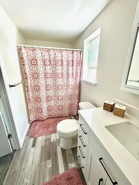 3 bed, 1.5 bath, $1,600 — Photo 2