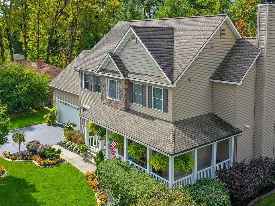 1st image of 39 Outlook Ave