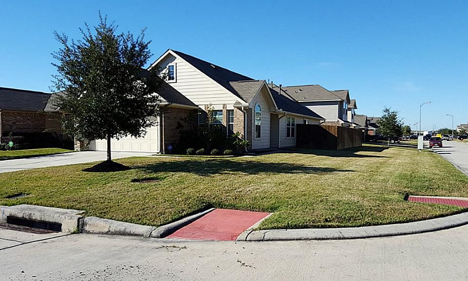 1st image of 16735 Highland Villa Ln