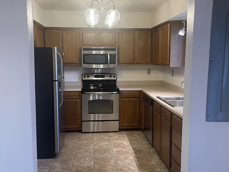 Deer Run Apartments — Photo 32