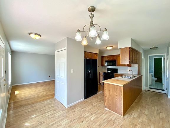 3rd image of 30129 Westwood Dr