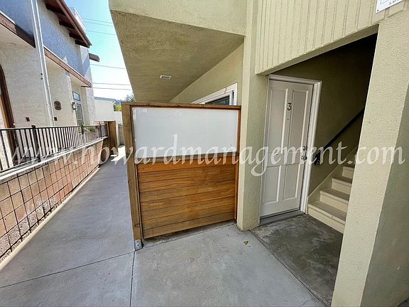 2nd image of 928 21st St