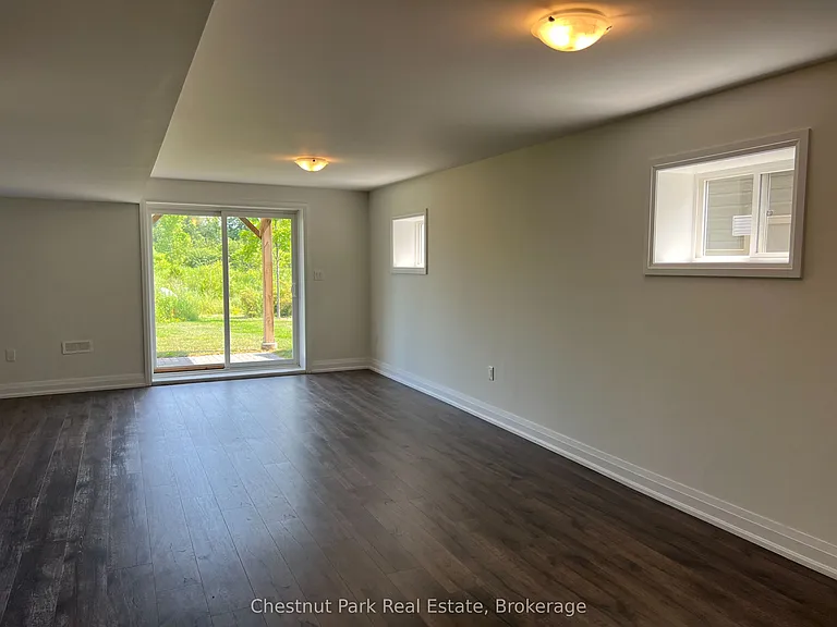 82 Kari Cres — Photo 27