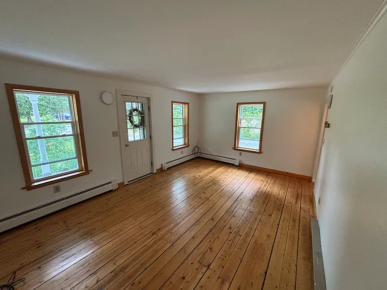 29 Station St #2 — Photo 3
