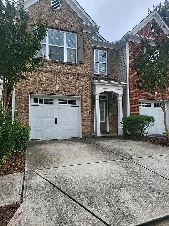 3 bed, 2.5 bath, 1298 sqft, $1,995 — Photo 1