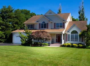 97 Gail Ct, East Northport, NY 11731
