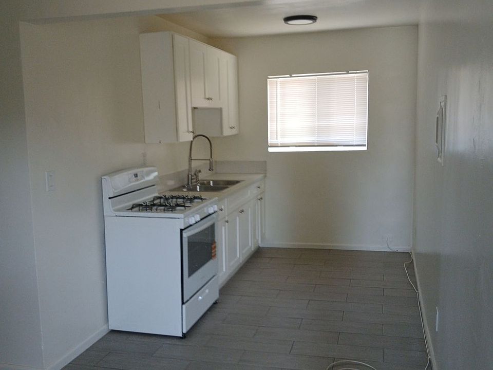 2nd image of 355 E 120th St #8