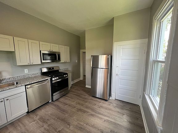 4th image of 10 Lawson Ave Floor 1