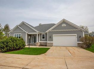 9 Settler Hill Cir, Madison, WI 53717
