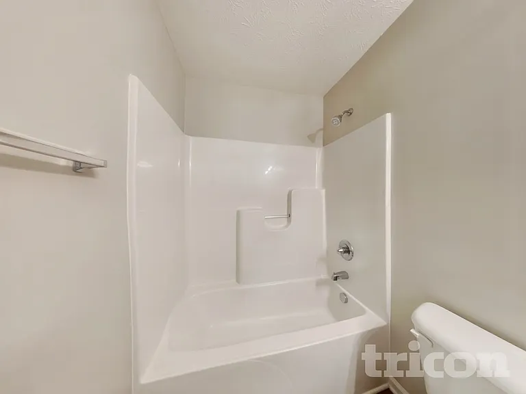 817 Blue Ash Trl — Photo 15
