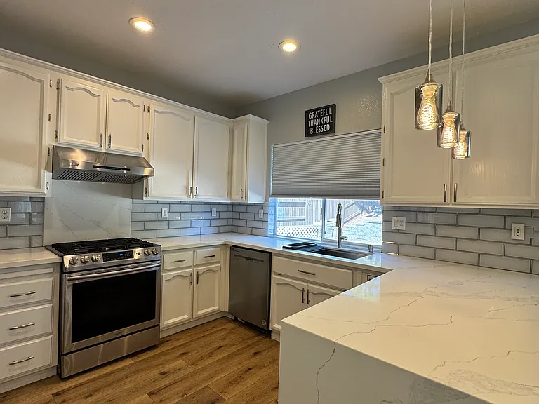 1370 Kerslake Cir — Photo 9