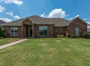 413 Sam Houston Way, Mustang, OK 73064
