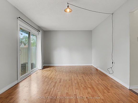 4th image of 1394 Ridgebrook Dr