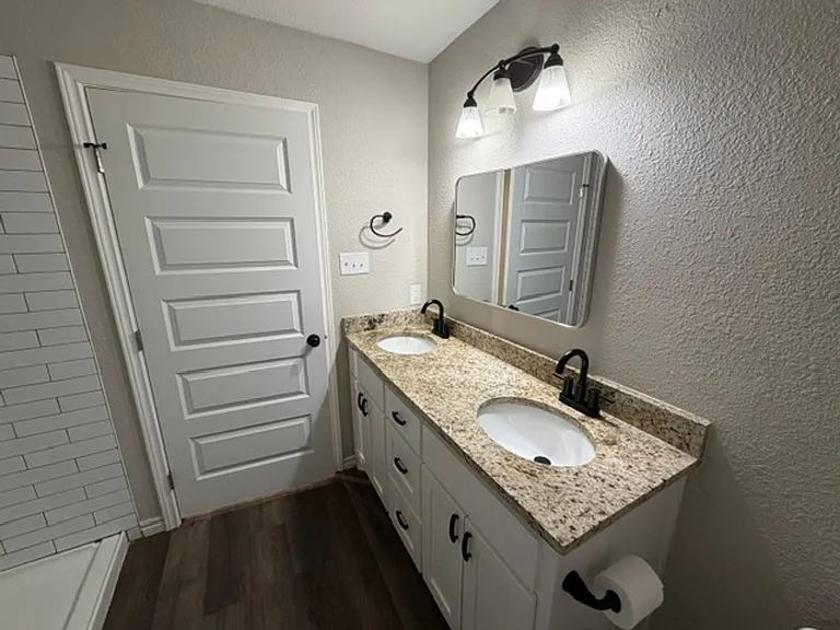 1311 Manor Dr — Photo 20