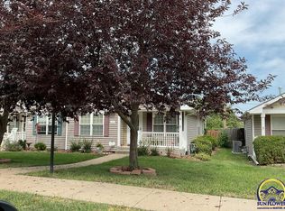 4712 SW 30th St, Topeka, KS 66614