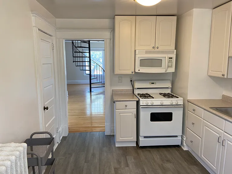 2400 Fremont Ave S #2 — Photo 16
