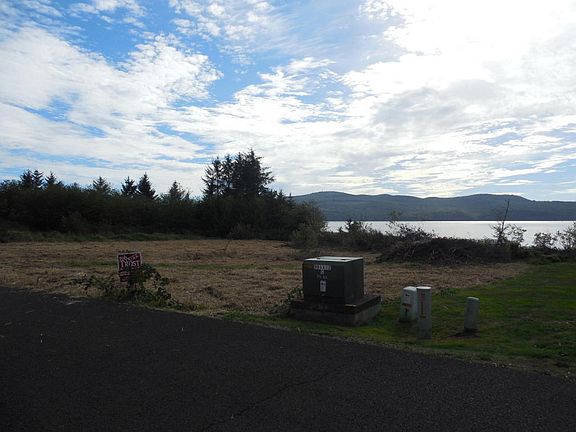 5th image of Bay Frnt Lane