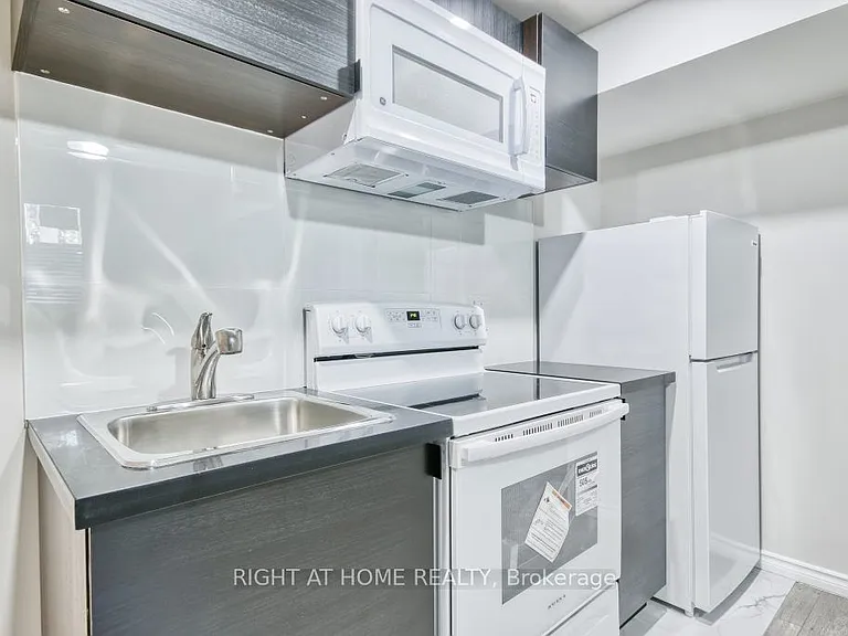 1389 Military Trl #BASEMENT — Photo 11
