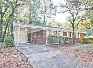 396 Derbyshire Dr, Stone Mountain, GA 30088