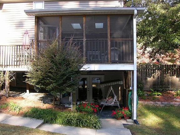 4th image of 1050 Wedgewood Dr