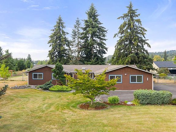 4th image of 3040 180th Ave SE