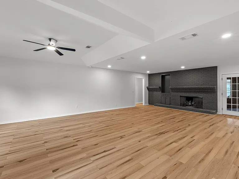 801 Lime Rock Dr — Photo 3