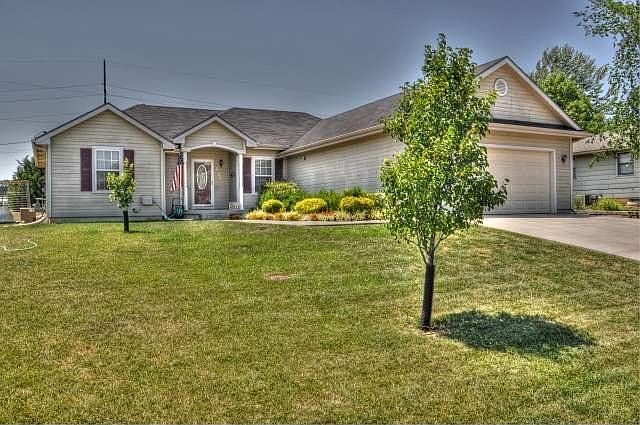 For Sale: 5205 NW Courtland DR, Topeka, KS 66618